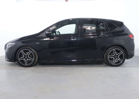 Mercedes-Benz B Class 1.3 B 200 AMG Line Edition Executive Auto 5dr 8