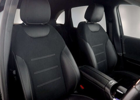 Mercedes-Benz B Class 1.3 B 200 AMG Line Edition Executive Auto 5dr 9