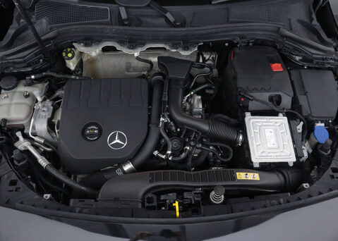 Mercedes-Benz B Class 1.3 B 200 AMG Line Edition Executive Auto 5dr 50