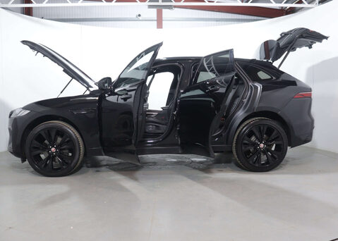 Jaguar F-Pace 2.0 F-PACE R-Dynamic HSE D MHEV AWD Auto 4WD 5dr 56