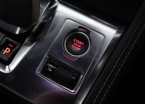 Jaguar F-Pace 2.0 F-PACE R-Dynamic HSE D MHEV AWD Auto 4WD 5dr 32