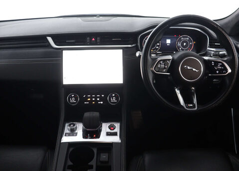 Jaguar F-Pace 2.0 F-PACE R-Dynamic HSE D MHEV AWD Auto 4WD 5dr 19