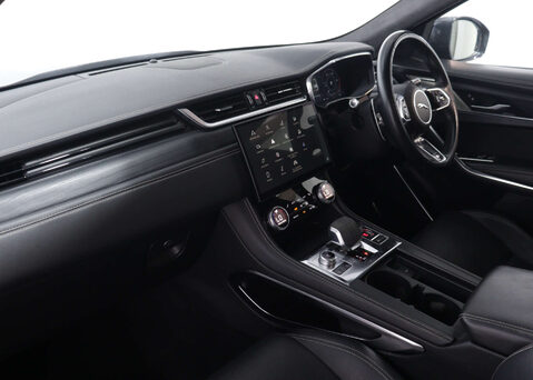 Jaguar F-Pace 2.0 F-PACE R-Dynamic HSE D MHEV AWD Auto 4WD 5dr 45