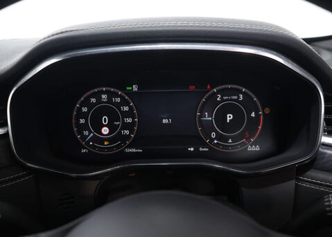 Jaguar F-Pace 2.0 F-PACE R-Dynamic HSE D MHEV AWD Auto 4WD 5dr 17