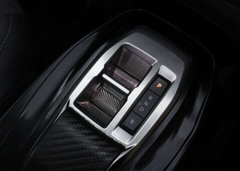 Peugeot 2008 1.2 2008 Allure Premium PureTech S/S Auto 5dr 27