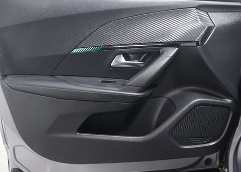 Peugeot 2008 1.2 2008 Allure Premium PureTech S/S Auto 5dr 41