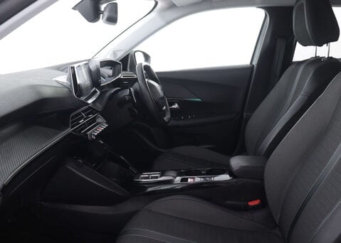 Peugeot 2008 1.2 2008 Allure Premium PureTech S/S Auto 5dr 39