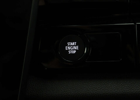 Renault Austral 1.2 Austral Techno Espirit Alpine HEV Auto 5dr 30