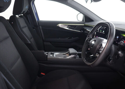 Renault Austral 1.2 Austral Techno Espirit Alpine HEV Auto 5dr 39