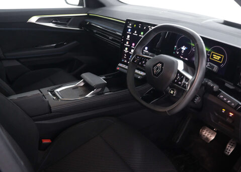 Renault Austral 1.2 Austral Techno Espirit Alpine HEV Auto 5dr 38