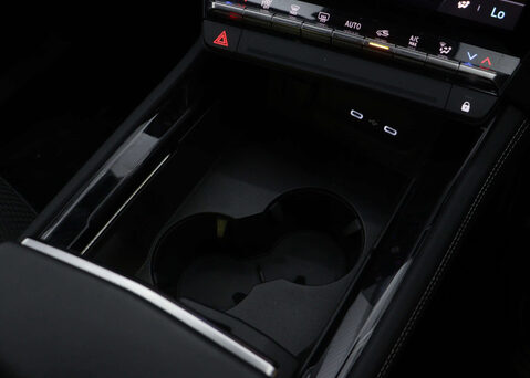 Renault Austral 1.2 Austral Techno Espirit Alpine HEV Auto 5dr 28