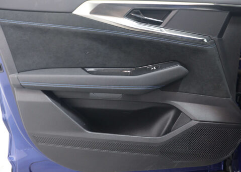 Renault Austral 1.2 Austral Techno Espirit Alpine HEV Auto 5dr 44