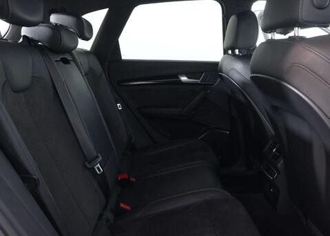 Audi Q5 2.0 Q5 Black Edition 45 TFSI Quattro Semi-Auto 4WD 5dr 52