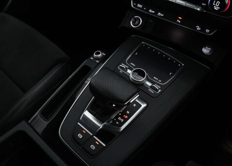 Audi Q5 2.0 Q5 Black Edition 45 TFSI Quattro Semi-Auto 4WD 5dr 35