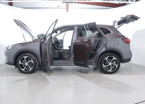MG HS 1.5 HS Trophy S-A 5dr 57