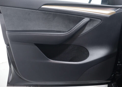 Tesla Model Y Model Y Long Range AWD 4WD 5dr 41