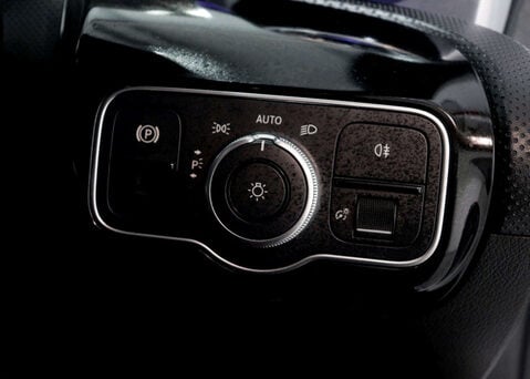 Mercedes-Benz A Class 1.3 A 200 AMG Line Edition Executive Auto 5dr 36