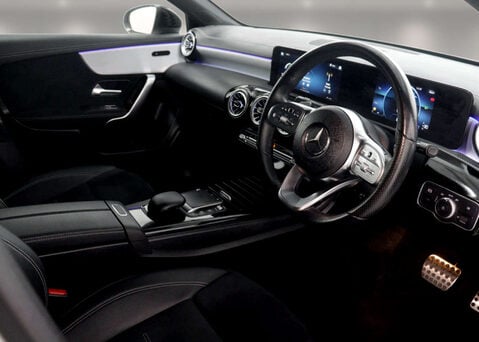 Mercedes-Benz A Class 1.3 A 200 AMG Line Edition Executive Auto 5dr 39