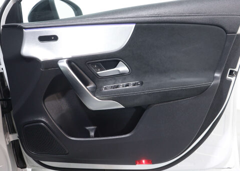 Mercedes-Benz A Class 1.3 A 200 AMG Line Edition Executive Auto 5dr 44