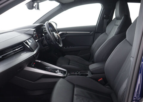 Audi A3 1.4 A3 Sportback 40 TFSI S Line E Semi-Auto 5dr 43