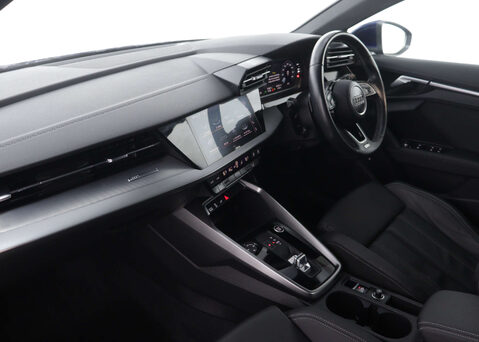 Audi A3 1.4 A3 Sportback 40 TFSI S Line E Semi-Auto 5dr 42