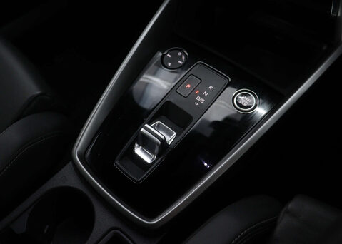 Audi A3 1.4 A3 Sportback 40 TFSI S Line E Semi-Auto 5dr 34