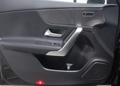 Mercedes-Benz A Class 1.3 A 200 Sport Exeutive Auto 4dr 44