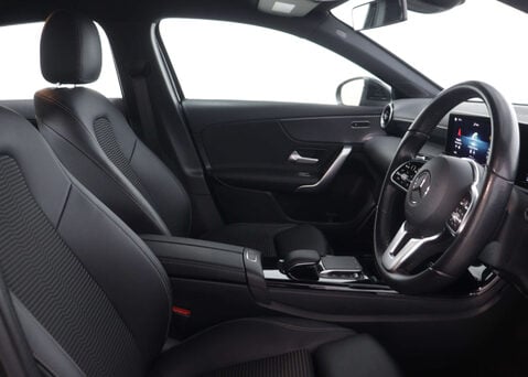 Mercedes-Benz A Class 1.3 A 200 Sport Exeutive Auto 4dr 39