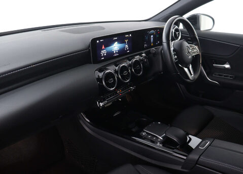 Mercedes-Benz A Class 1.3 A 200 Sport Exeutive Auto 4dr 41