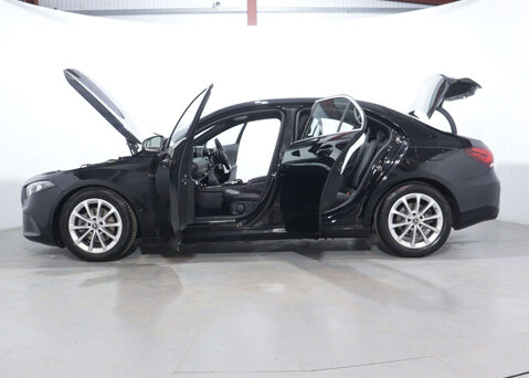 Mercedes-Benz A Class 1.3 A 200 Sport Exeutive Auto 4dr 52