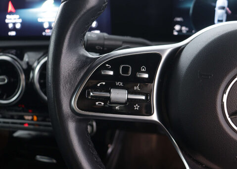 Mercedes-Benz A Class 1.3 A 200 Sport Exeutive Auto 4dr 34