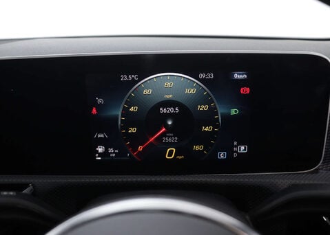 Mercedes-Benz A Class 1.3 A 200 Sport Exeutive Auto 4dr 17