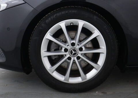 Mercedes-Benz A Class 1.3 A 200 Sport Exeutive Auto 4dr 15