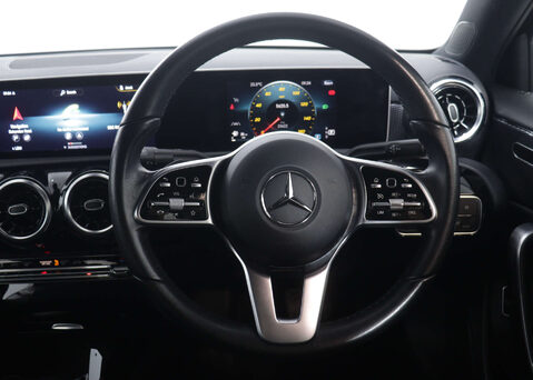 Mercedes-Benz A Class 1.3 A 200 Sport Exeutive Auto 4dr 18