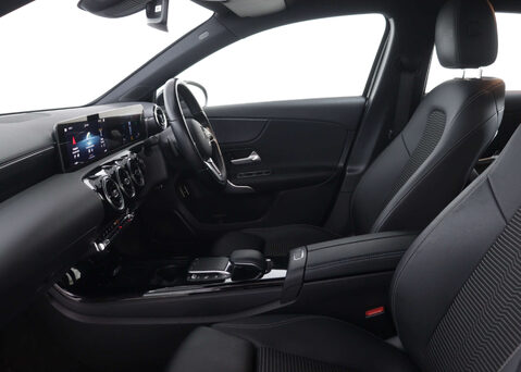 Mercedes-Benz A Class 1.3 A 200 Sport Exeutive Auto 4dr 42