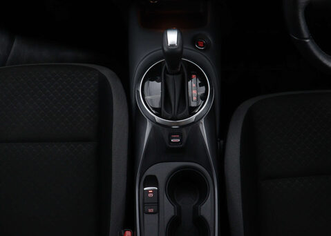 Nissan Juke 1.0 Juke N-Connecta DiG-T Semi-Auto 5dr 21