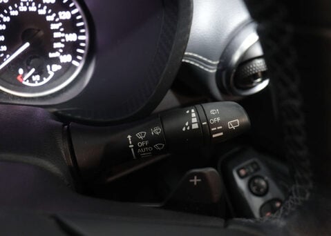 Nissan Juke 1.0 Juke N-Connecta DiG-T Semi-Auto 5dr 36