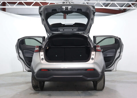 Nissan Juke 1.0 Juke N-Connecta DiG-T Semi-Auto 5dr 56