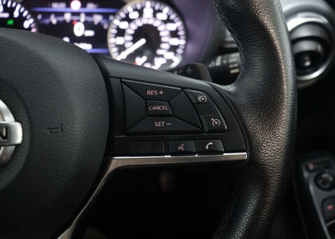 Nissan Juke 1.0 Juke N-Connecta DiG-T Semi-Auto 5dr 34