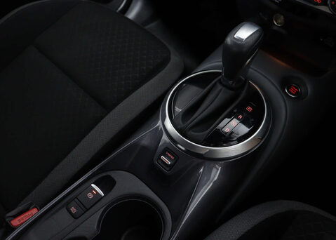 Nissan Juke 1.0 Juke N-Connecta DiG-T Semi-Auto 5dr 32