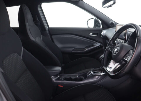 Nissan Juke 1.0 Juke N-Connecta DiG-T Semi-Auto 5dr 40