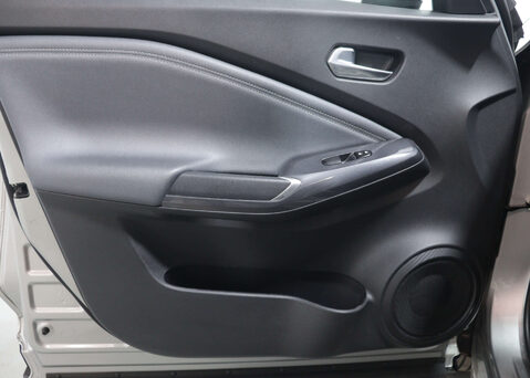 Nissan Juke 1.0 Juke N-Connecta DiG-T Semi-Auto 5dr 46