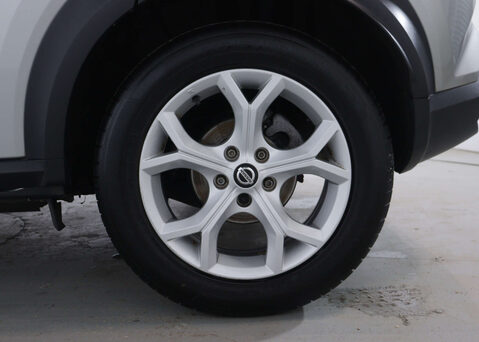 Nissan Juke 1.0 Juke N-Connecta DiG-T Semi-Auto 5dr 17