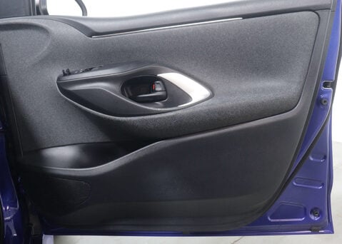 Toyota Yaris 1.5 Yaris Icon HEV CVT 5dr 39