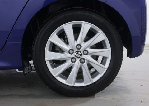 Toyota Yaris 1.5 Yaris Icon HEV CVT 5dr 16