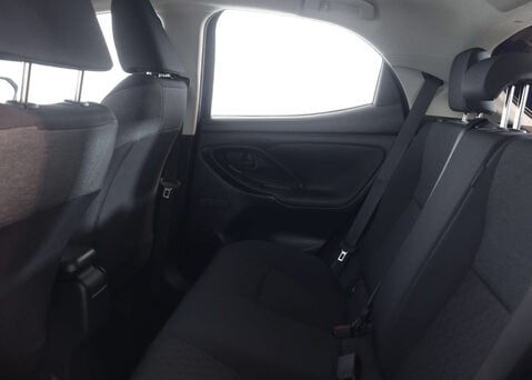 Toyota Yaris 1.5 Yaris Icon HEV CVT 5dr 44