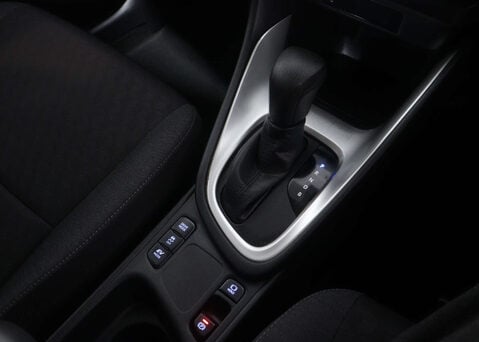 Toyota Yaris 1.5 Yaris Icon HEV CVT 5dr 28