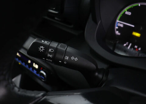 Toyota Yaris 1.5 Yaris Icon HEV CVT 5dr 31