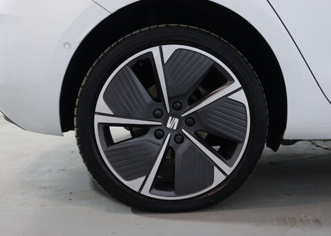 SEAT Leon 1.0 Leon Xcellence Luxury eTSI Semi-Auto 5dr 13