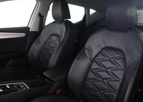 SEAT Leon 1.0 Leon Xcellence Luxury eTSI Semi-Auto 5dr 47